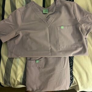 Garde malade lavende scrubs